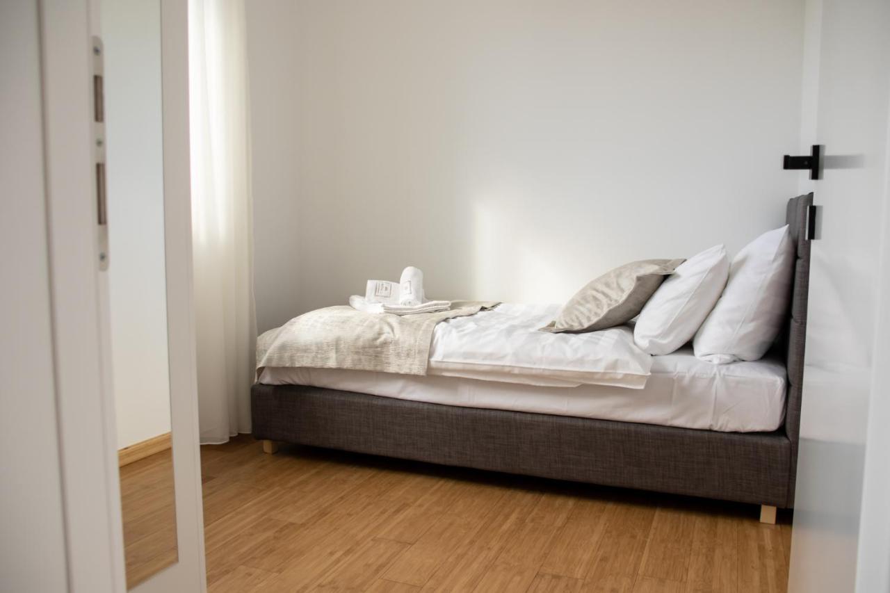 Hugo Apartments Загреб Экстерьер фото
