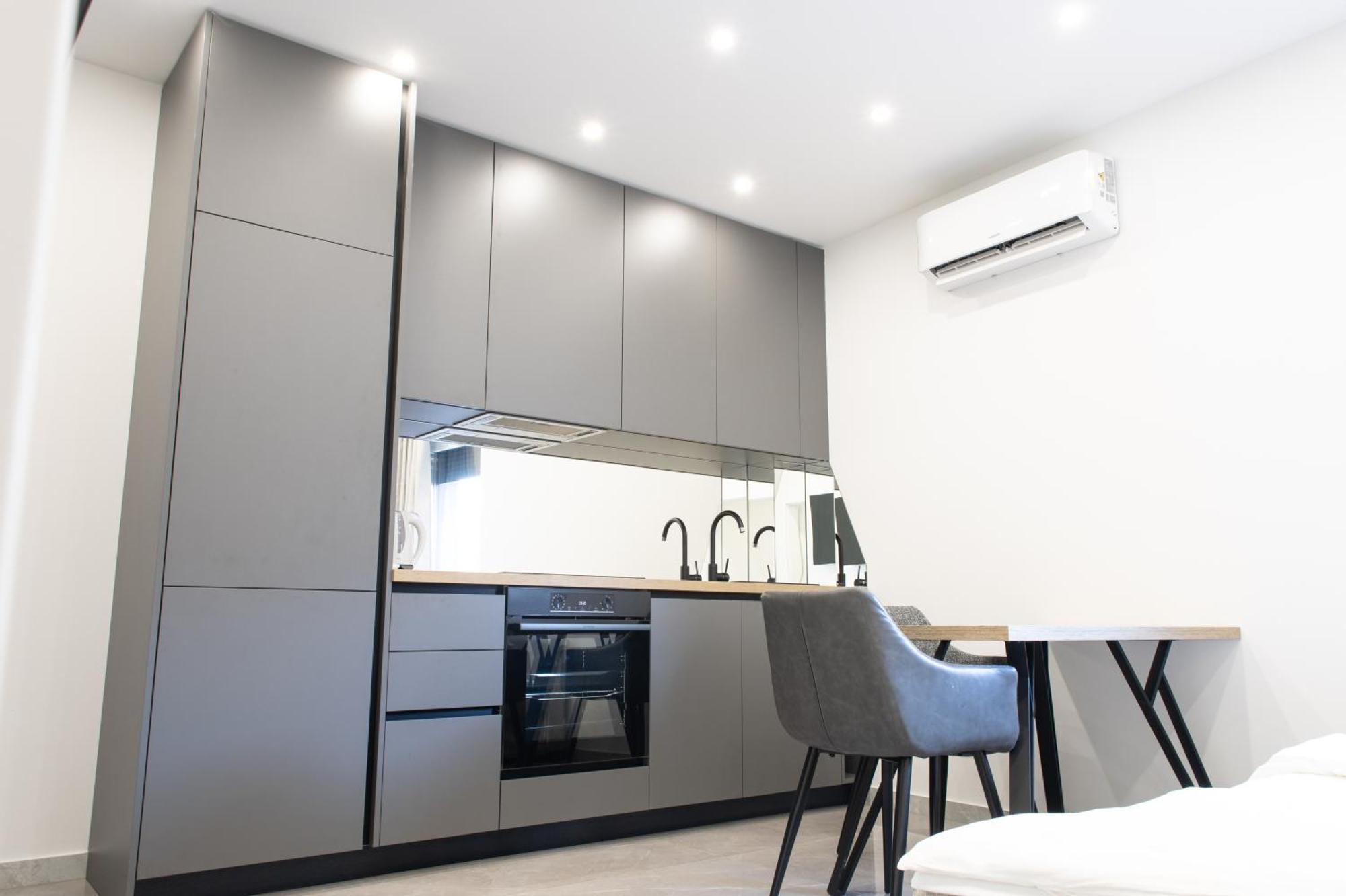 Hugo Apartments Загреб Экстерьер фото